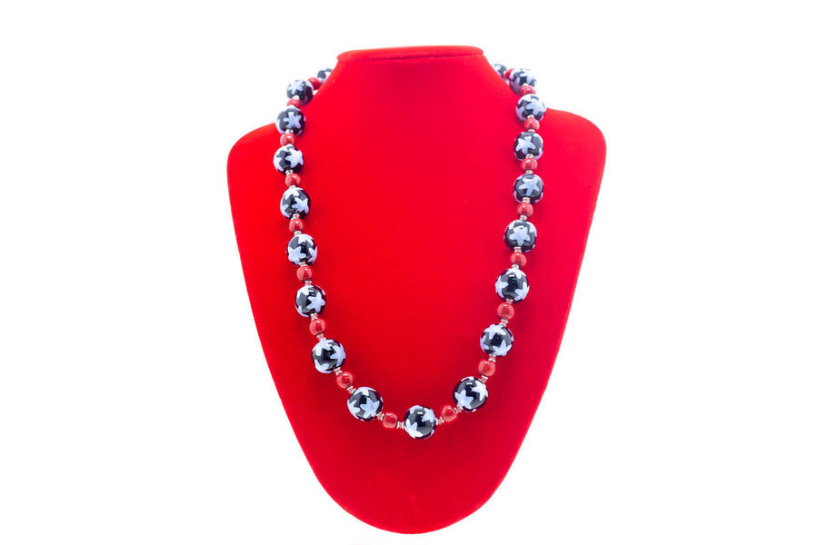 Doria Midnight/white & Bright Red Necklace